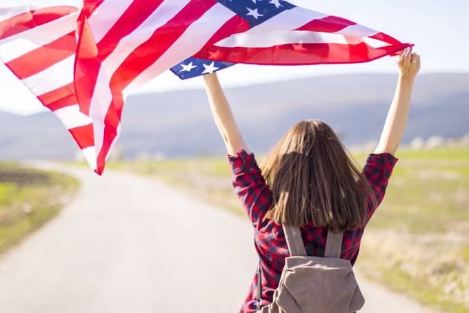 estados-unidos-bandeira-estudante